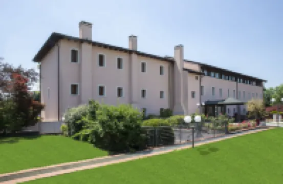 菲奧爾酒店及餐廳