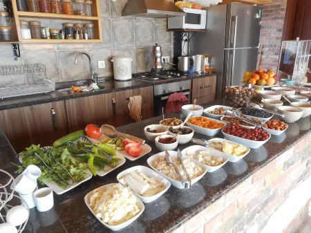 Lale Pension Отели в г. Эгридир