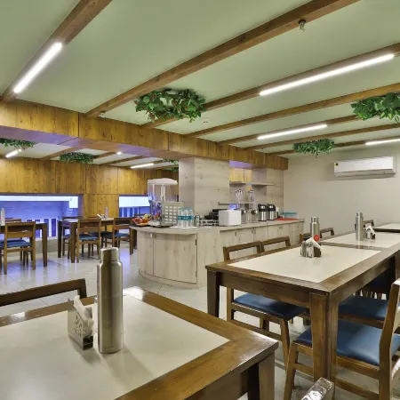 7 Orbit Hotel, Surat