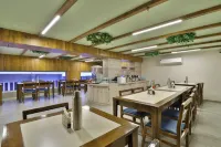 7 Orbit Hotel, Surat - Parkering