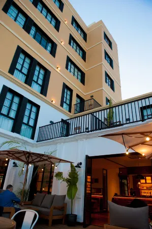 Grand Hotel Urban Отели рядом с достопримечательностью «Ботанический и зоологический сад «Цимбазаза»»