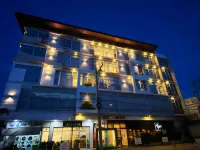 特利斯住宿加早餐酒店-伊洛伊洛-可可特爾提供 鄰近中菲律賓大學的酒店