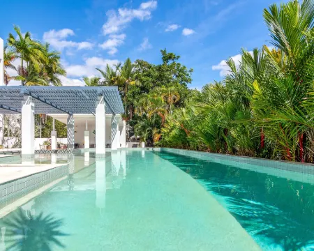 201 レイク ストリート アパートメンツ ケアンズ・ノースのホテル