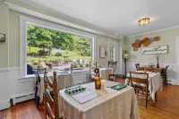 Inn on Golden Pond Hotels in Plymouth