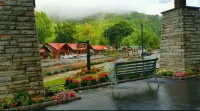 Rolling Hills Lodge
