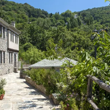 To Stefani Tis Makrinas