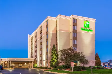Holiday Inn Rockford(I-90&RT 20/State ST) Отели рядом с достопримечательностью «Swanson Park»