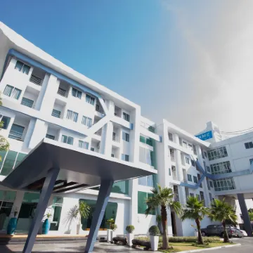 Primetime Hotel Hotels near Bangsaen Aquarium