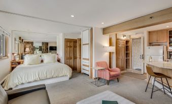 Laurelwood Condominiums
