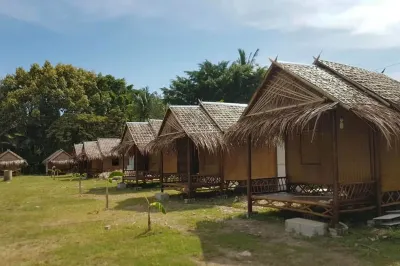 Lanta Local Hut Hotels in 