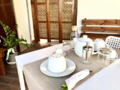 Charm Airport Hotel di 