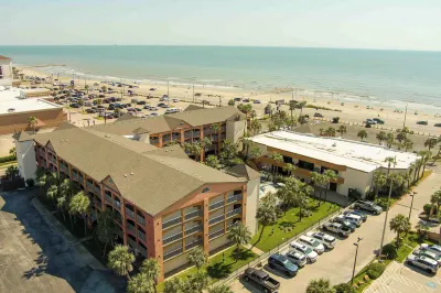 BEACHFRONT PALMS HOTEL Hotels near Rosenberg Library