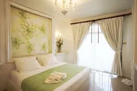 บ้านอ้อมกอดขุนเขา โรงแรมในอำเภอ สวนผึ้ง