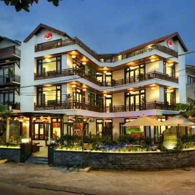 Threeway Riverside Villa Hotels near Cam Kim