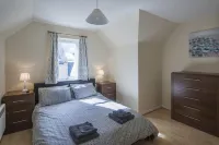 4 Varis Apartments Hotels in Forres