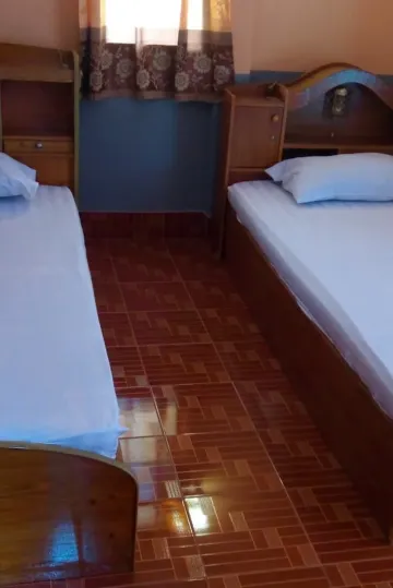 ห้องพื้นฐานหลายเตียง ห้องสูบบุหรี่