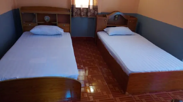 ห้องพื้นฐานหลายเตียง ห้องสูบบุหรี่