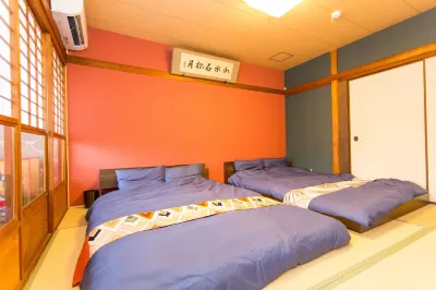 Guest House Kyorakuya Kinkakuji Hotel di Kita