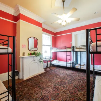 Hostel Auberge Nola Hotels near Audubon Park