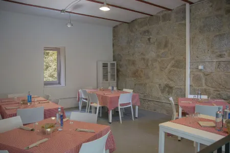 Albergue A Fábrica da Luz - Hostel Отели в г. Cerreda