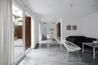 Numa | Jondo Apartments