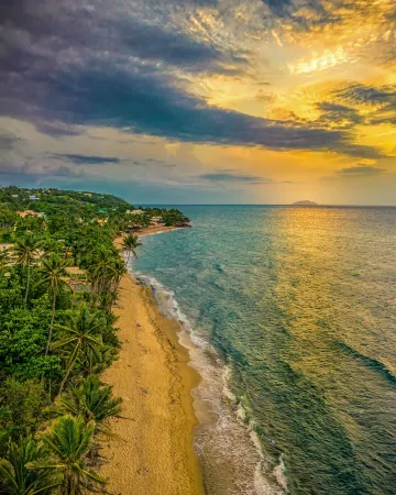 Casa Verde Hotel - Steps to the Beach, Pool, Restaurant & Bar Отели в г. Пунтас