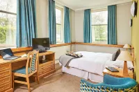 Kents Hill Park Training & Conference Centre Hotel a 