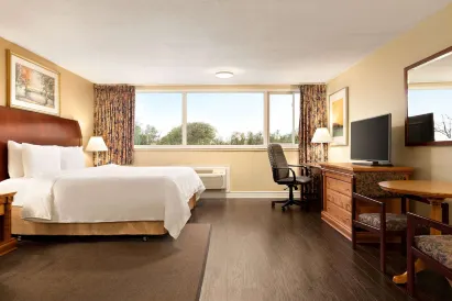 Travelodge by Wyndham Richmond Hill