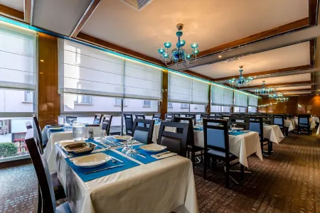 Helgon Hotel - Lourdes Pyrénées