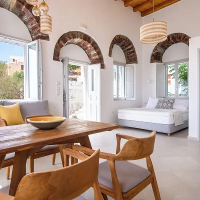 كاسل مانشنز Hotels near شاطئ ميكري فيجلا (Mikri Vigla Beach)