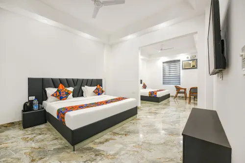 FabHotel the Premium Villa Hotel di Faridabad
