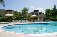Coco la Palm - Pools