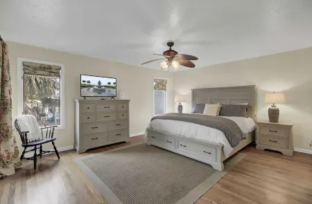 401 Yacht by AvantStay Marina View Pool Porch