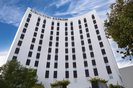 Ejecutivo Express Guadalajara Providencia - Av México Отели в г. Гвадалахара