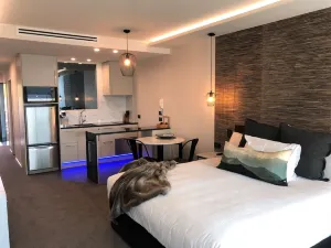 Fiordland Lakeview Motel and Apartments