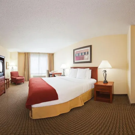 Holiday Inn Express & Suites GREENVILLE by IHG