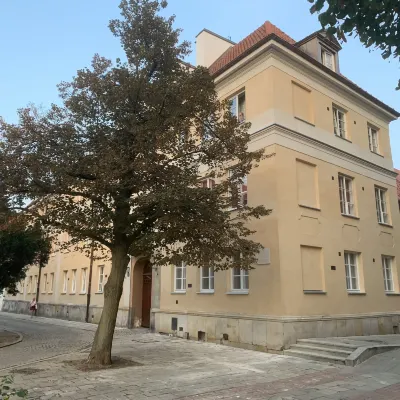 AAA STAY Premium Apartments Old Town Отели рядом с достопримечательностью «Таргувек»