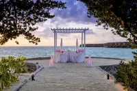 Centara Ras Fushi Resort & Spa Maldives - Romantic