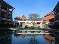 Green Lake Resort Hotels near San Phi Suea