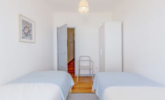 Bright & Spacious Alfama Typical Apartment, by TimeCooler