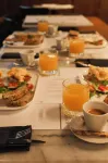 4Cardinal's Hotel Boutique - sarapan
