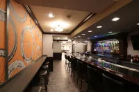 Oxford Suites Spokane Downtown - bar