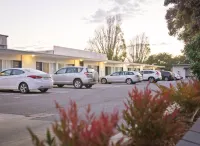 Victor Harbor City Inn - parking