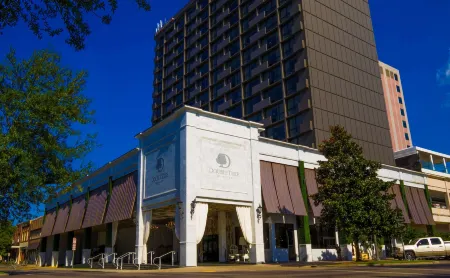 DoubleTree by Hilton Tallahassee Отели в г. Таллахасси