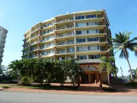 Cullen Bay Resorts Hotels near Larrakeyah Barracks