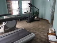 Days Inn by Wyndham Petoskey - Gym