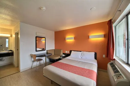 Motel 6 San Marcos, TX