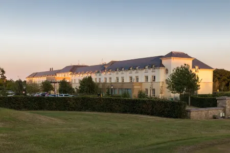 Castleknock Hotel Отели в г. Данбойн