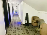 Oakspring Hotel and Luxury Suites