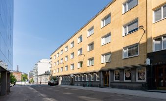 1Br Downtown Apt with Sauna, Hosts up to 8 Guests